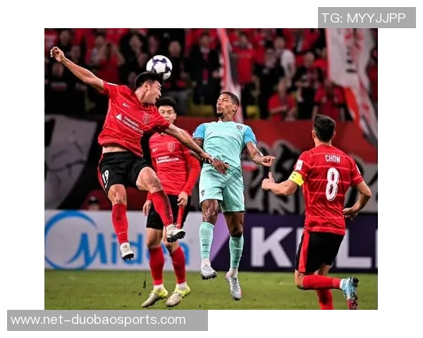 最近足球赛事精彩纷呈各大联赛争夺白热化球迷热情高涨 最近足球赛事精彩纷呈各大联赛争夺白热化球迷热情高涨