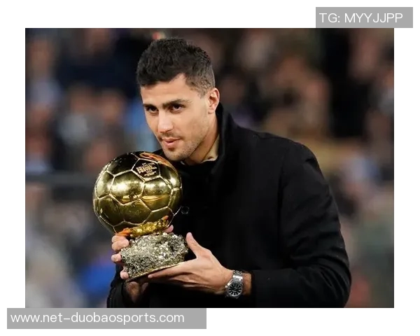 历届世界足球先生得主回顾与影响力分析